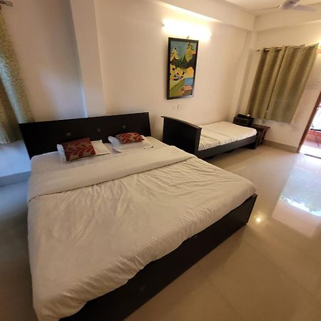 Hilltop Lodge Guwahati Ruang foto