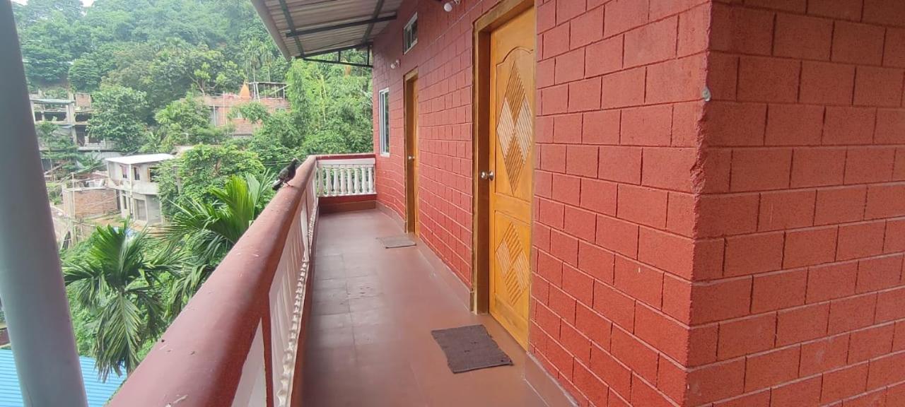 Hilltop Lodge Guwahati Bagian luar foto