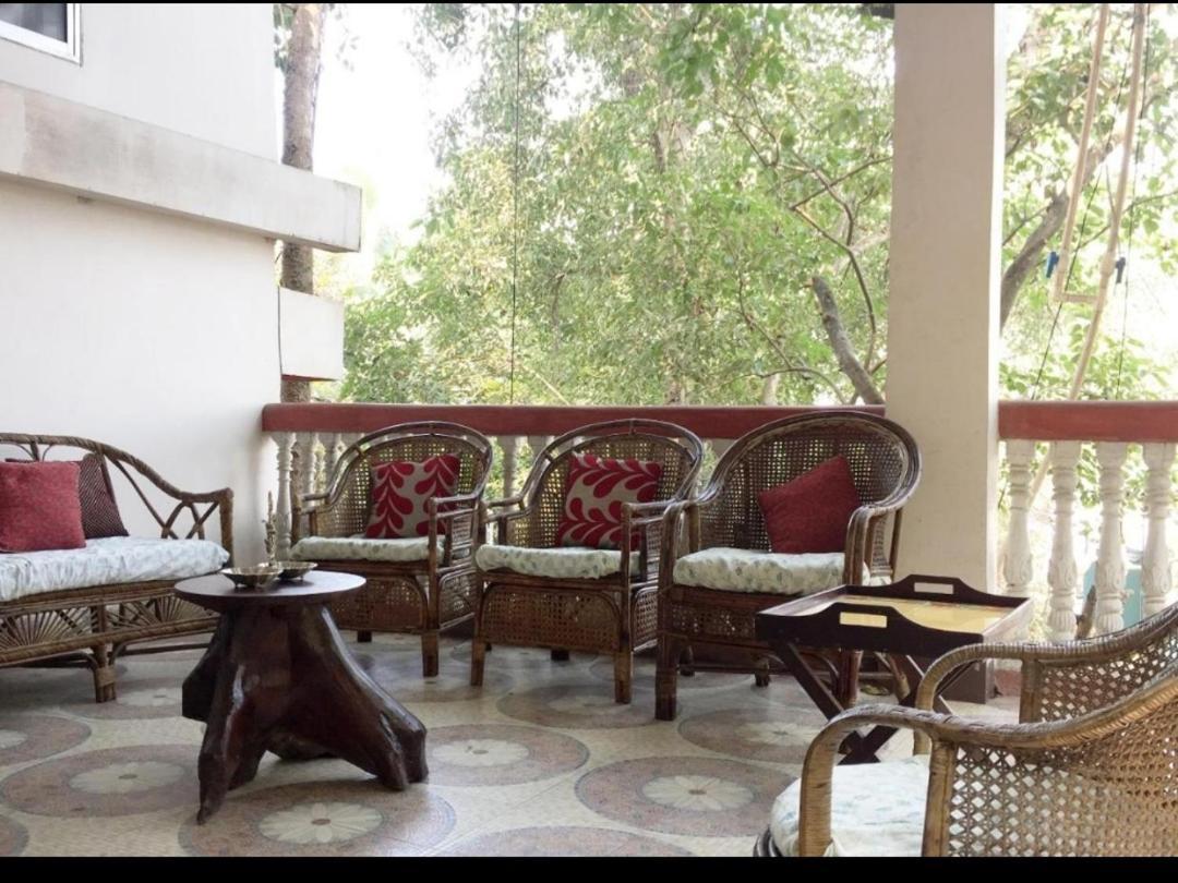 Hilltop Lodge Guwahati Bagian luar foto