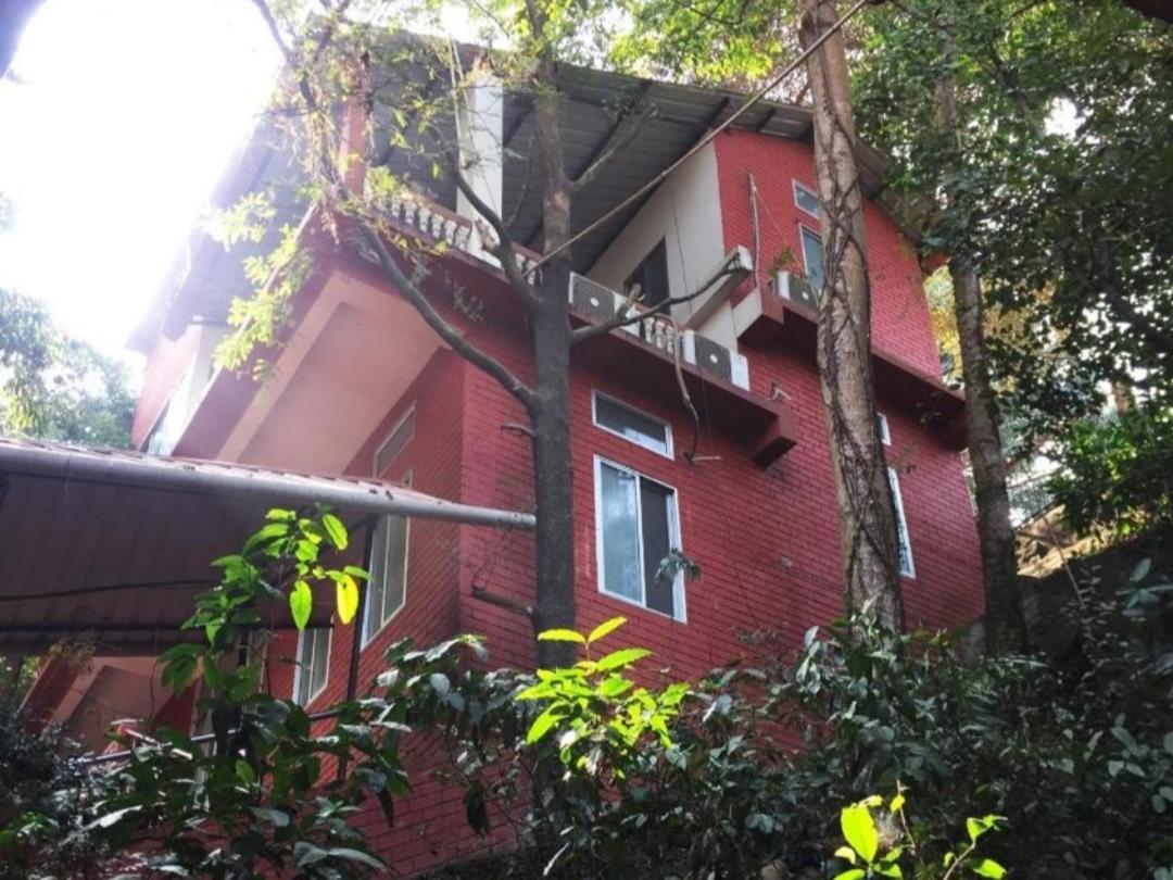 Hilltop Lodge Guwahati Bagian luar foto