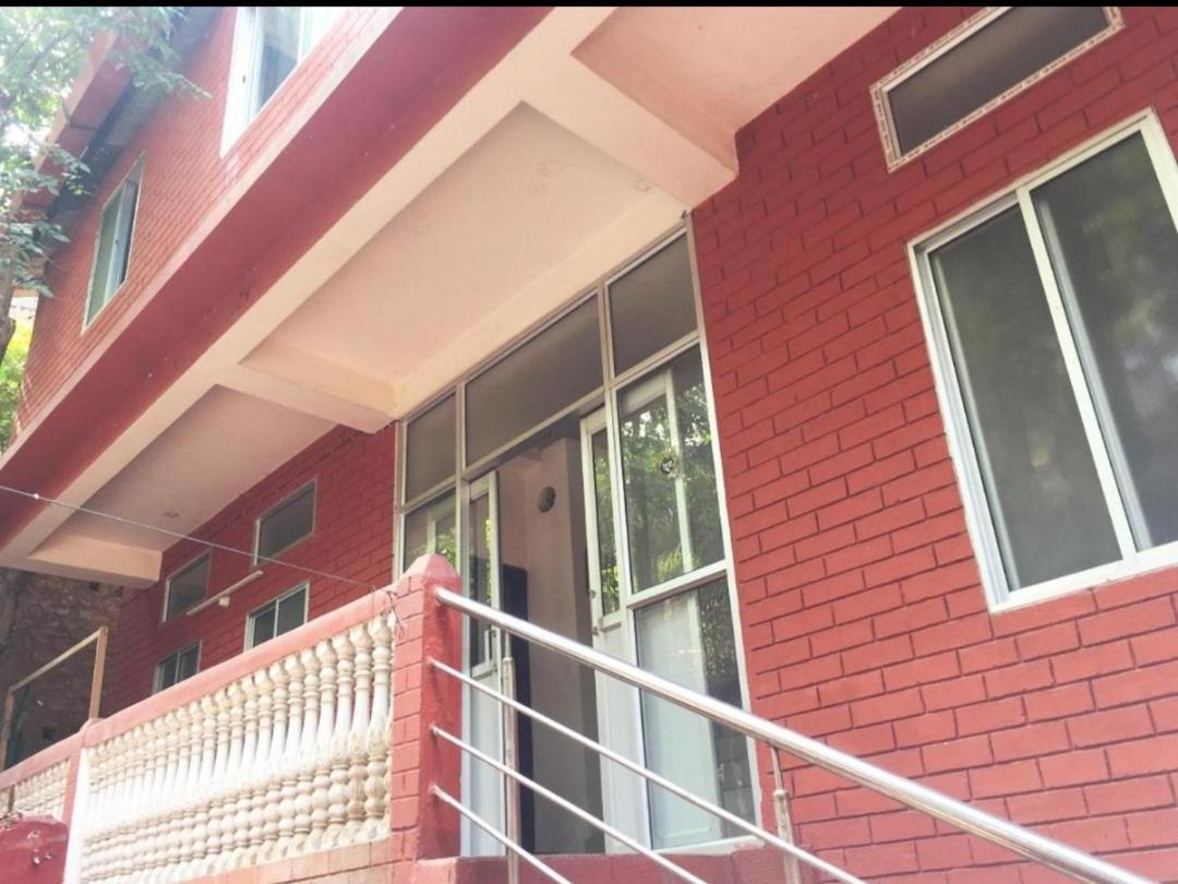 Hilltop Lodge Guwahati Bagian luar foto