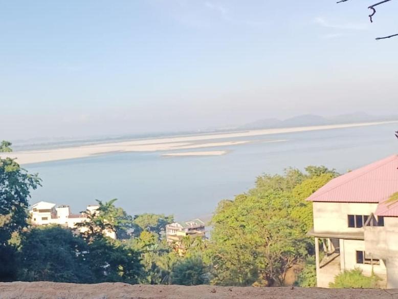 Hilltop Lodge Guwahati Bagian luar foto