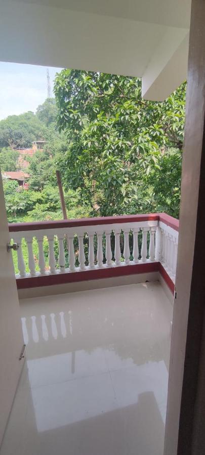 Hilltop Lodge Guwahati Bagian luar foto