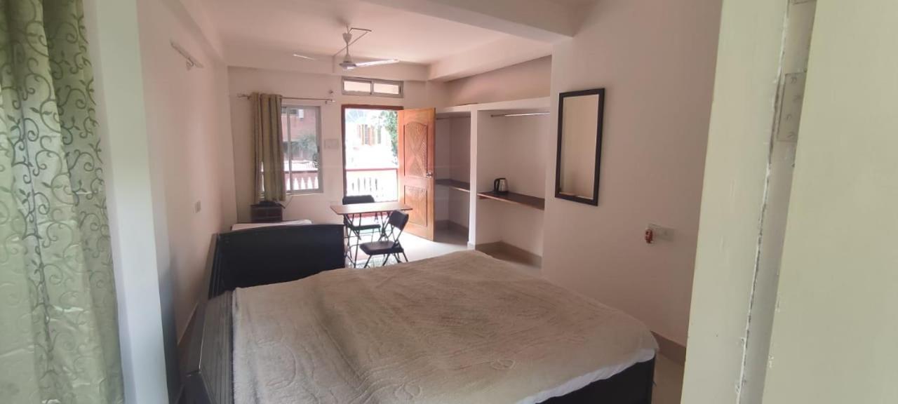Hilltop Lodge Guwahati Bagian luar foto