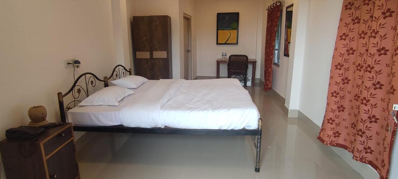 Hilltop Lodge Guwahati Bagian luar foto