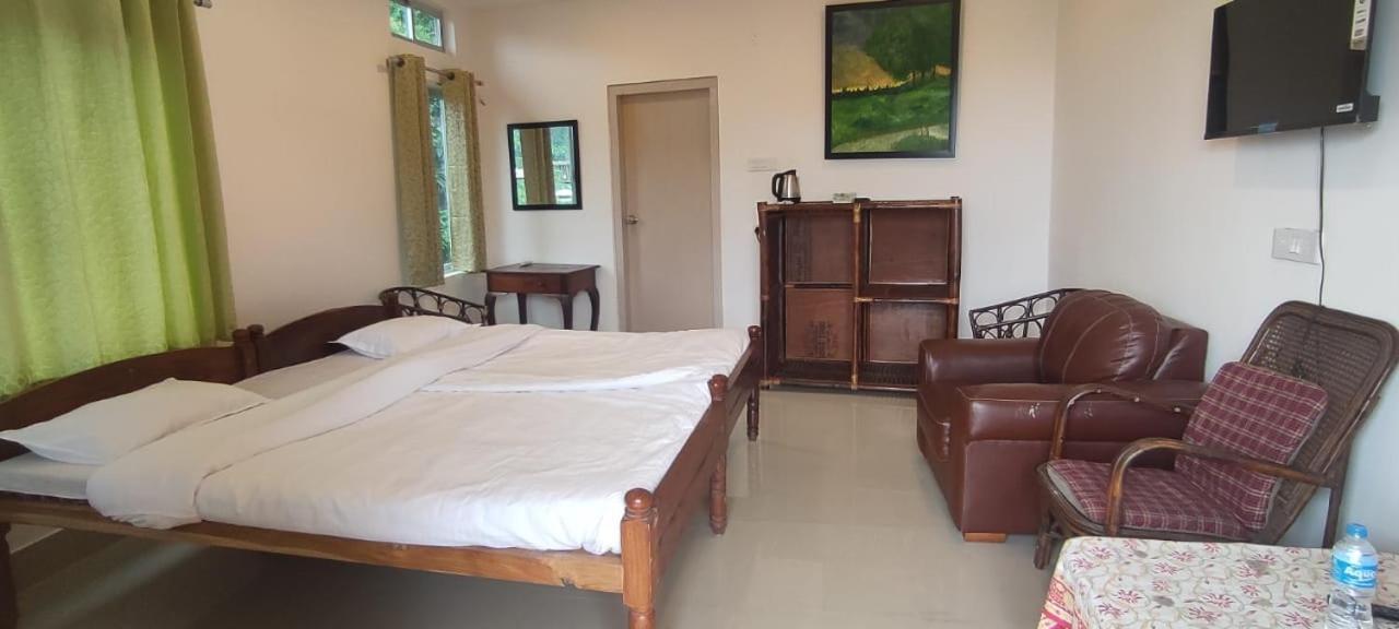 Hilltop Lodge Guwahati Ruang foto