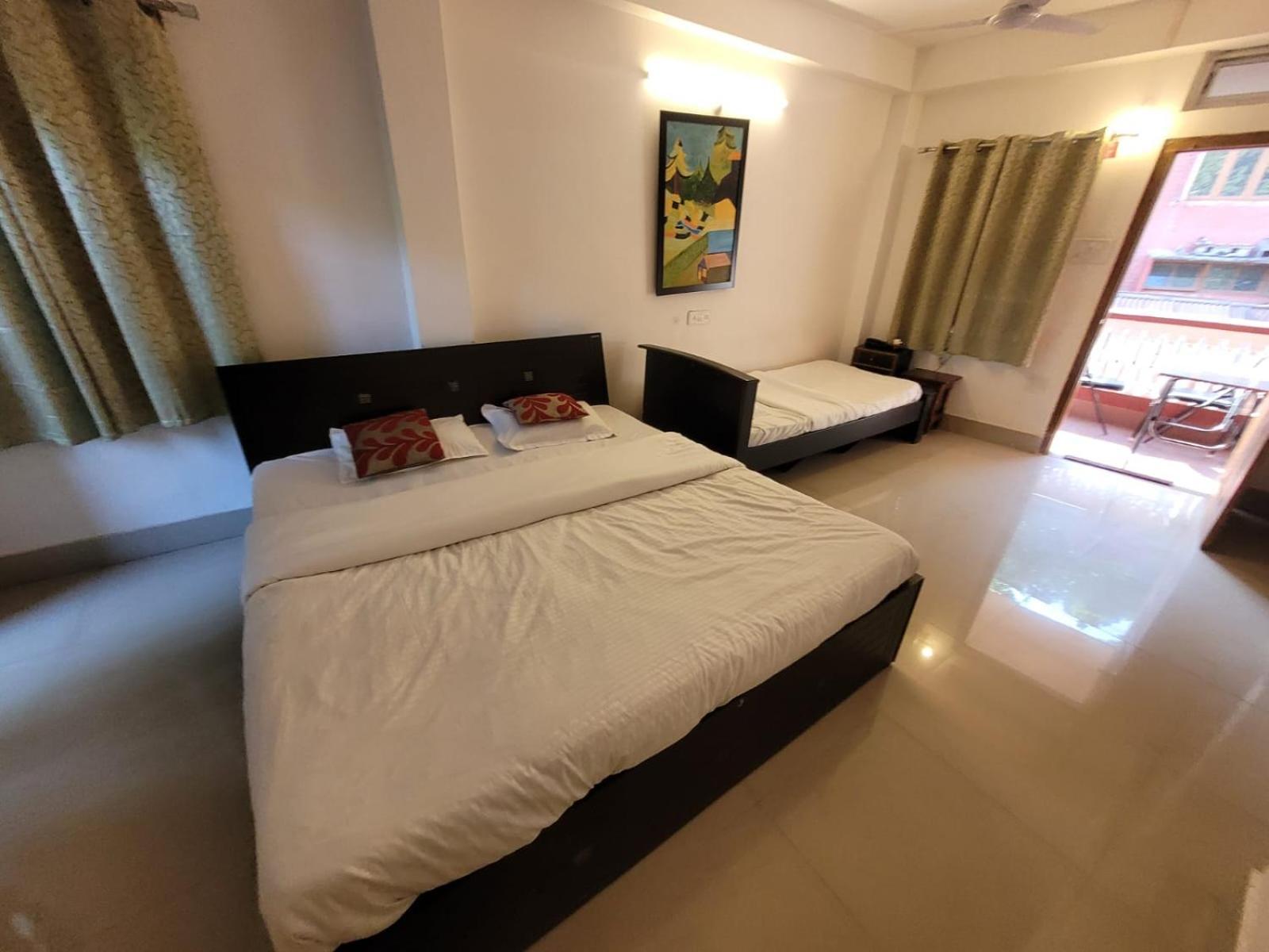 Hilltop Lodge Guwahati Ruang foto