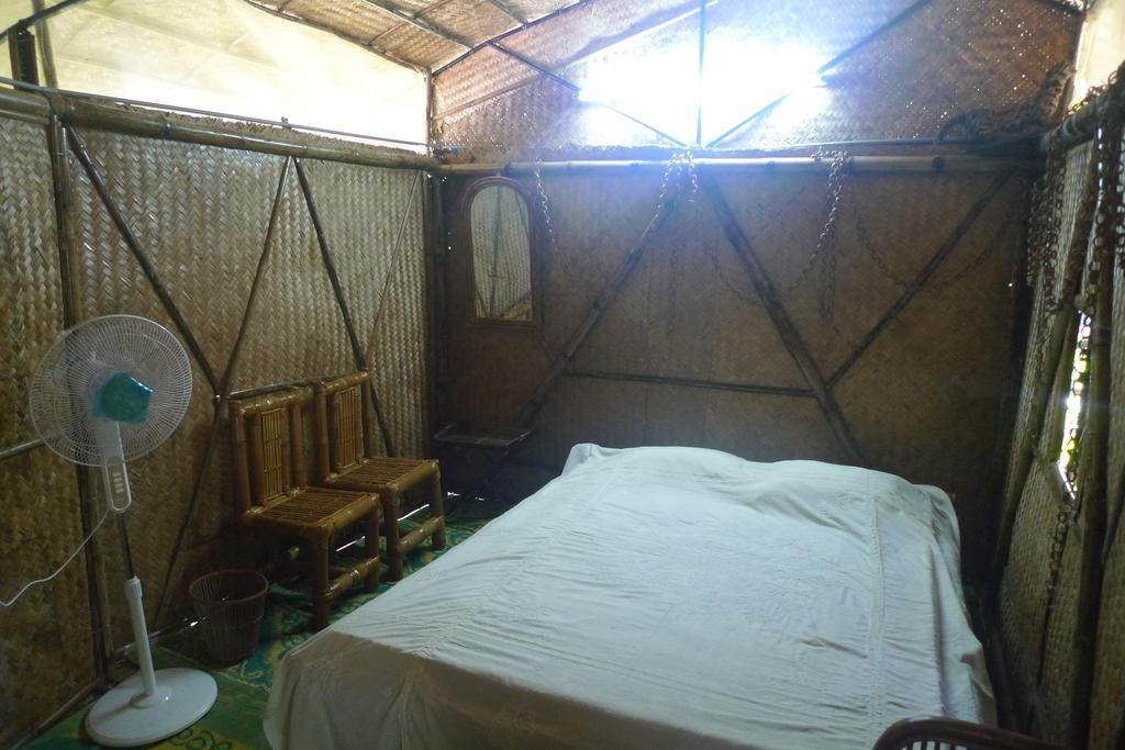 Hilltop Lodge Guwahati Bagian luar foto