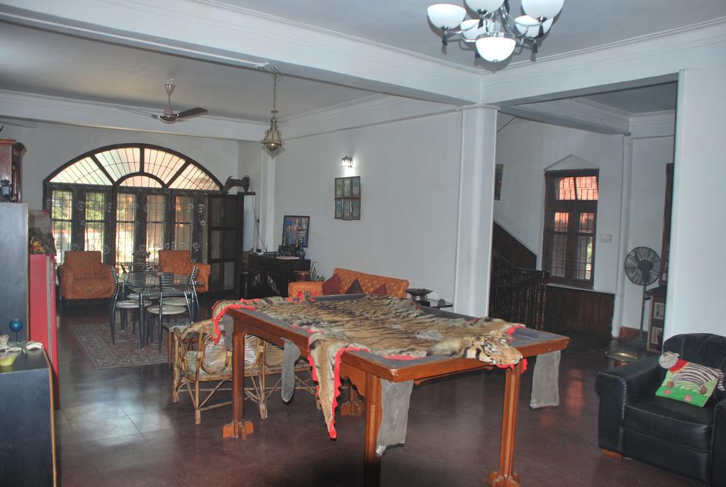 Hilltop Lodge Guwahati Bagian luar foto