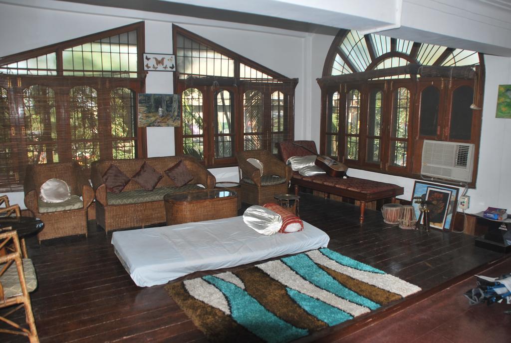 Hilltop Lodge Guwahati Bagian luar foto