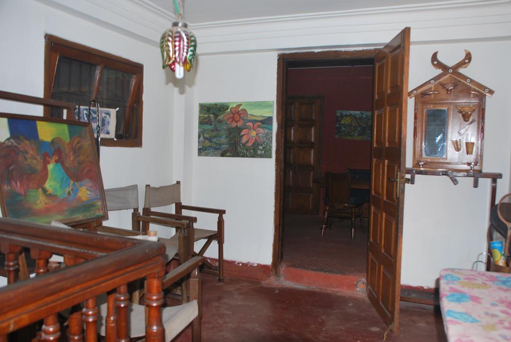 Hilltop Lodge Guwahati Bagian luar foto
