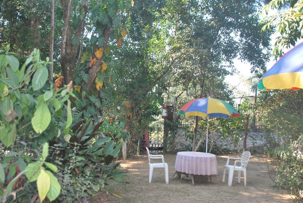 Hilltop Lodge Guwahati Bagian luar foto
