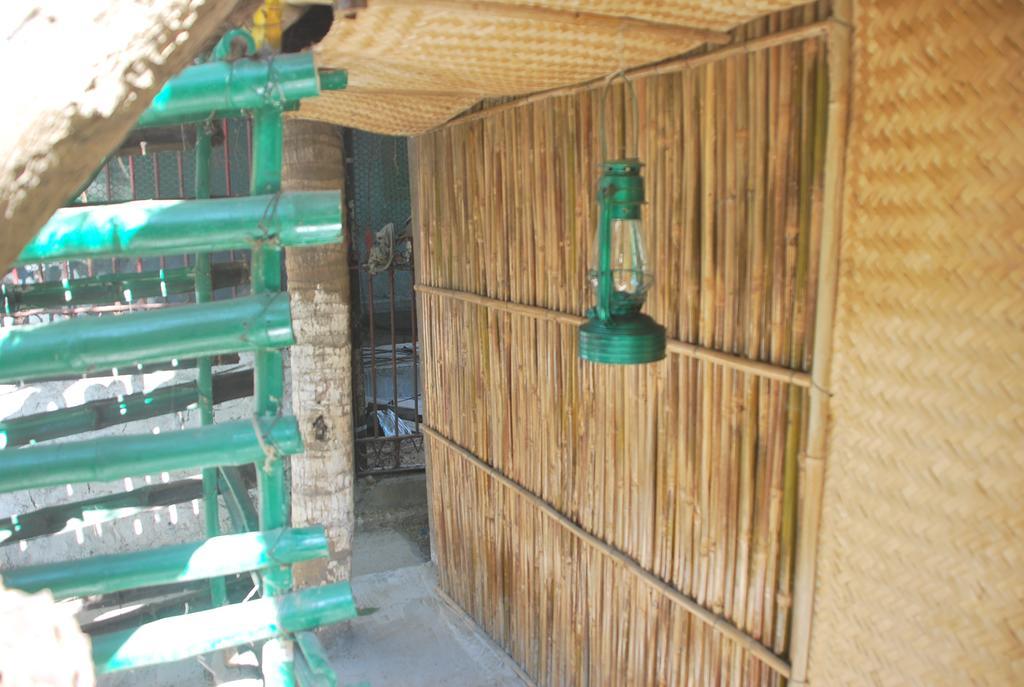 Hilltop Lodge Guwahati Bagian luar foto