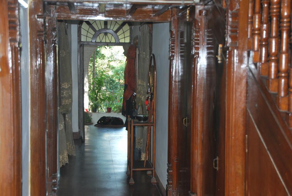 Hilltop Lodge Guwahati Bagian luar foto