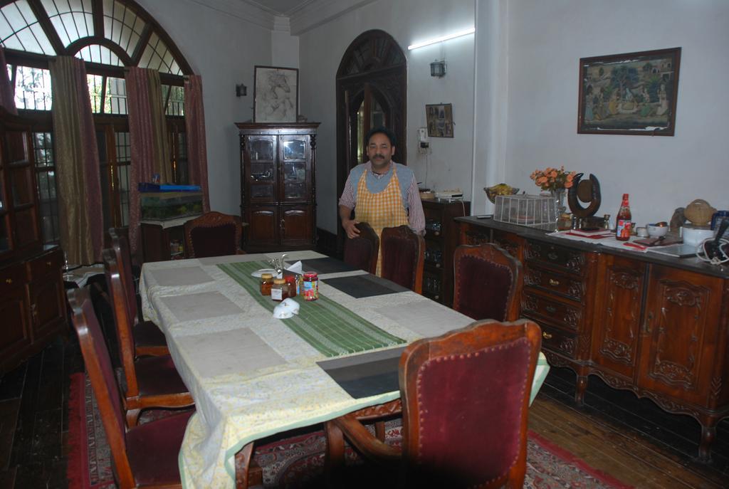 Hilltop Lodge Guwahati Bagian luar foto