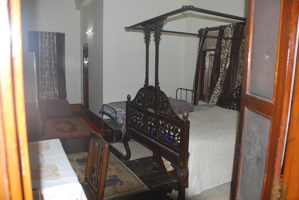 Hilltop Lodge Guwahati Bagian luar foto