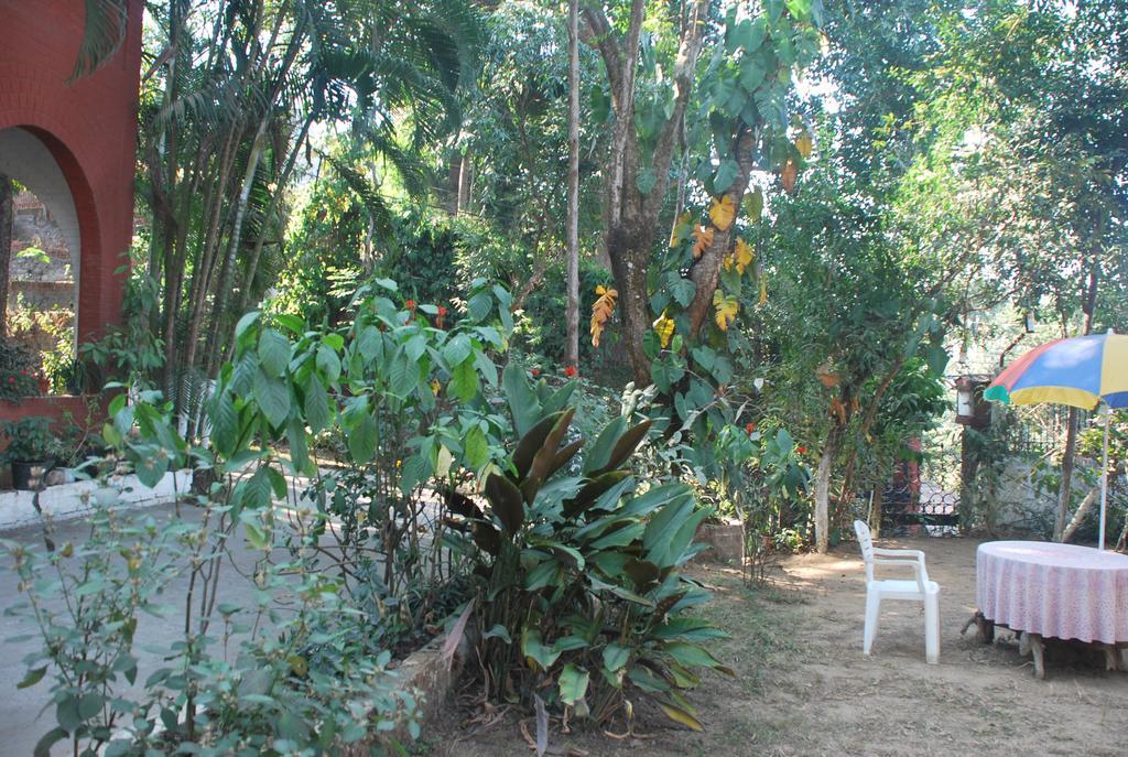 Hilltop Lodge Guwahati Bagian luar foto