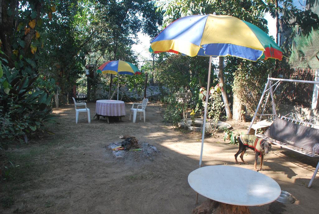 Hilltop Lodge Guwahati Bagian luar foto