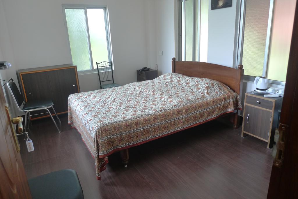 Hilltop Lodge Guwahati Bagian luar foto