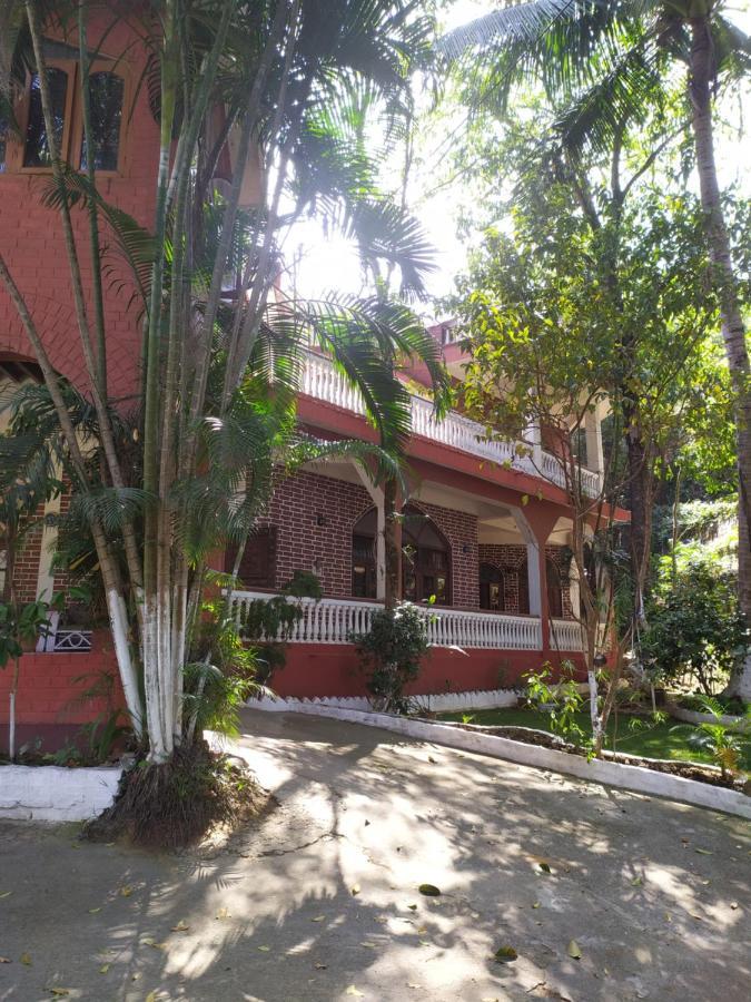 Hilltop Lodge Guwahati Bagian luar foto